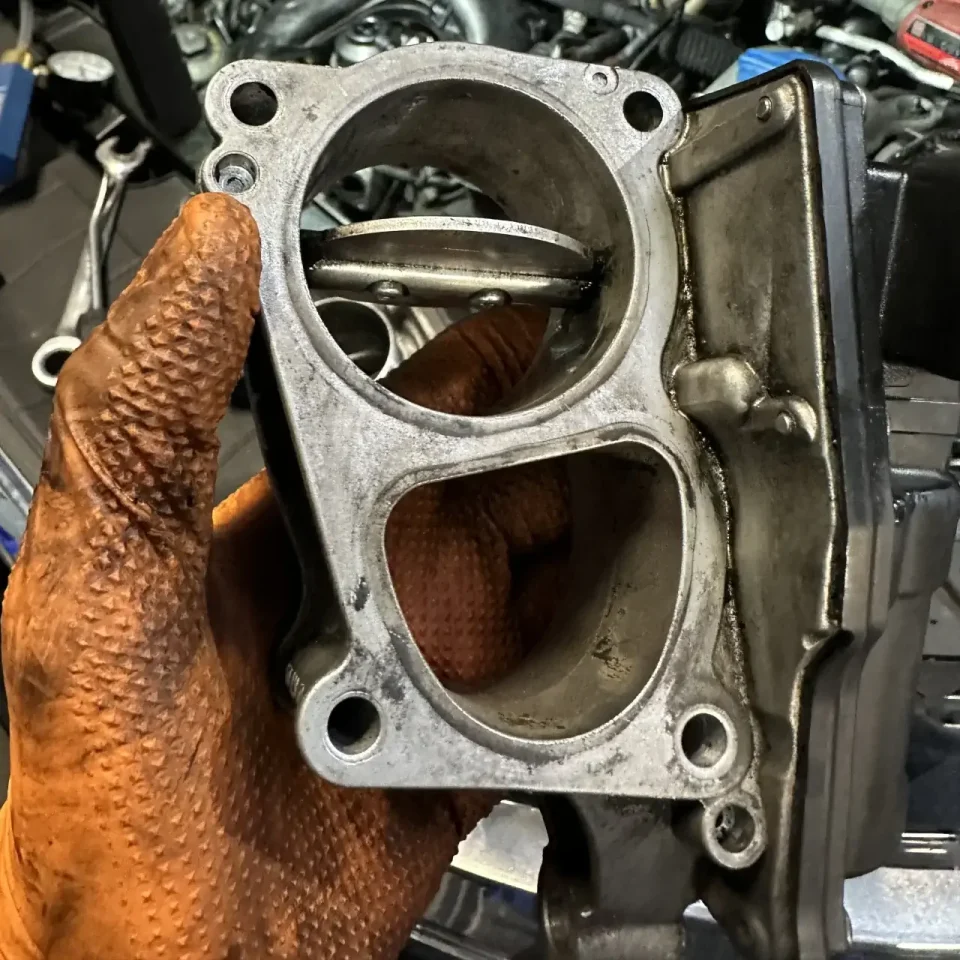 Cleaned engine component after walnut blasting